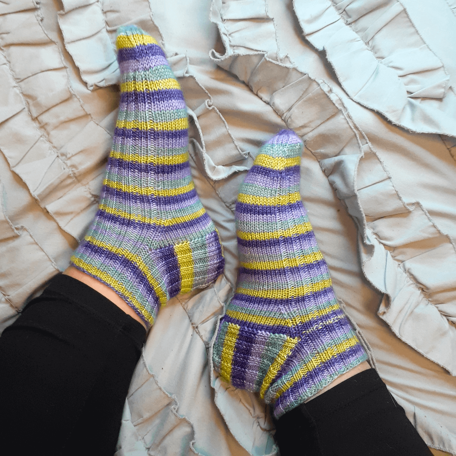 Cuff Down Simple Socks No 2 – TONIA KNITS