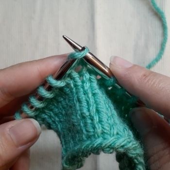 How to Decrease in Knitting (6 Basic Techniques for Every Knitter ...