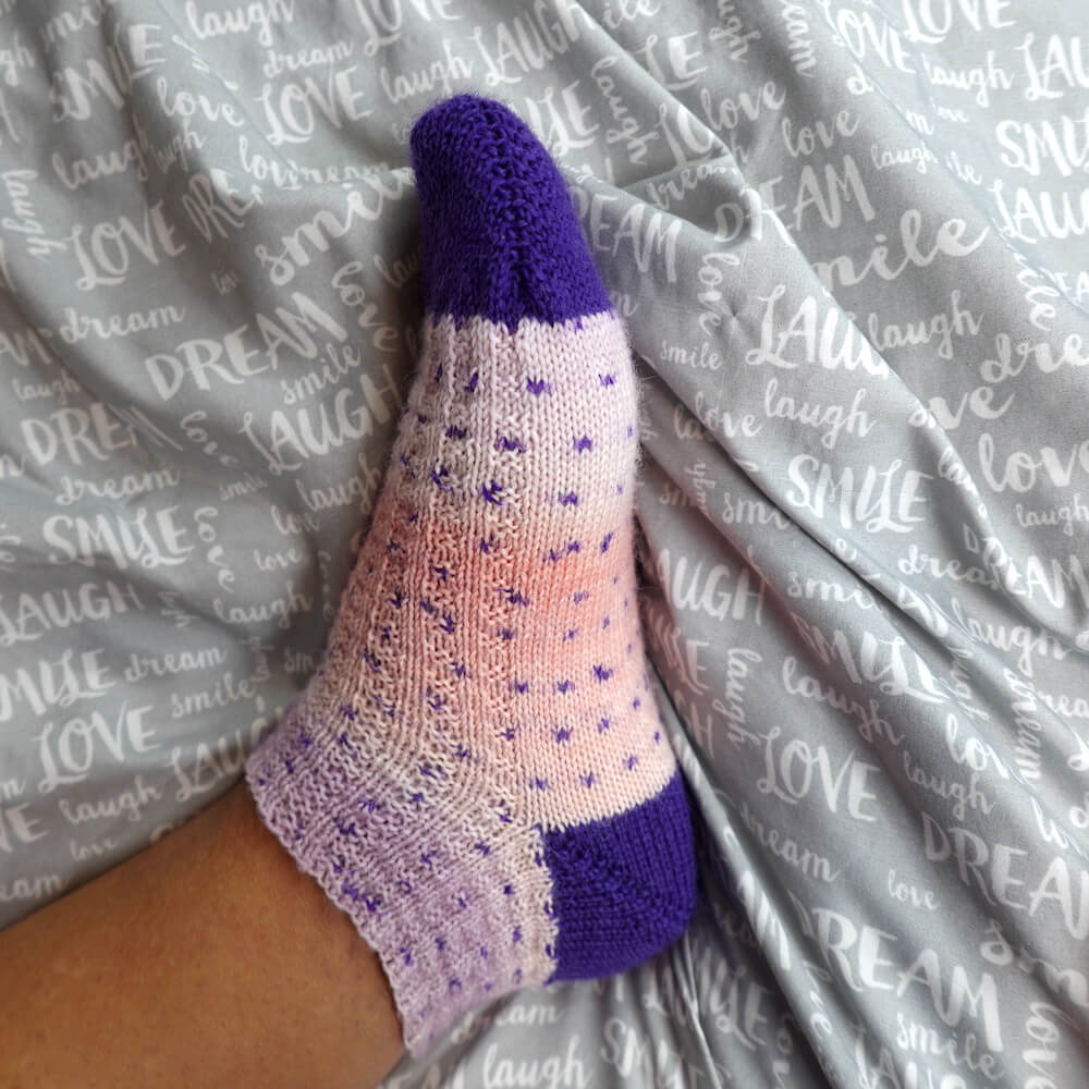 Toe Up Simple Socks No 2 – TONIA KNITS